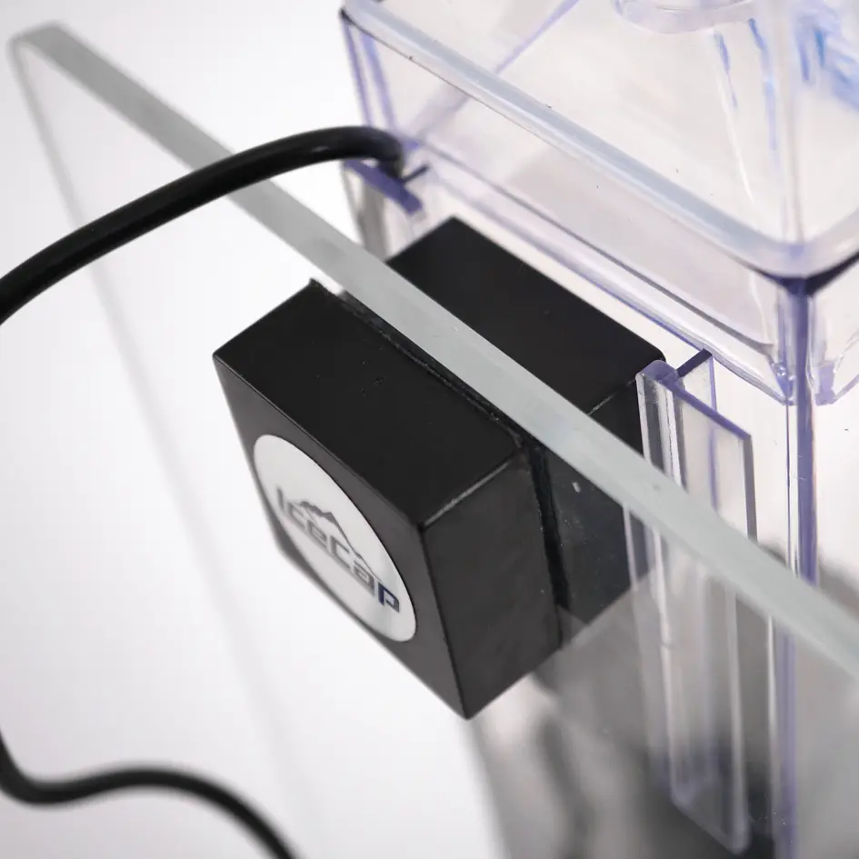 IC_AIO_Skimmer_MagnetMountCloseUp.webp