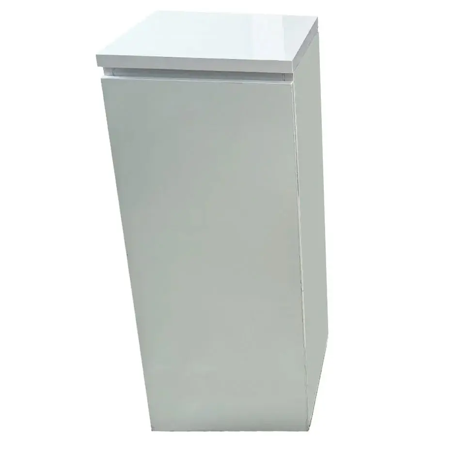 IceCap AIO Cabinet - Tall Cabinet Closed.webp